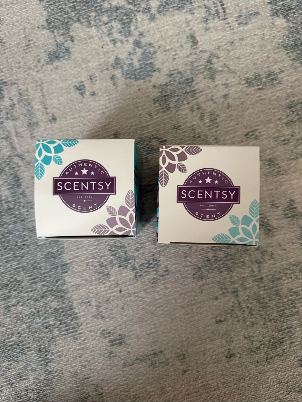 Nib Scentsy Fragrance Flower- Lucky in love & Dahlia flower - Picture 2 of 4